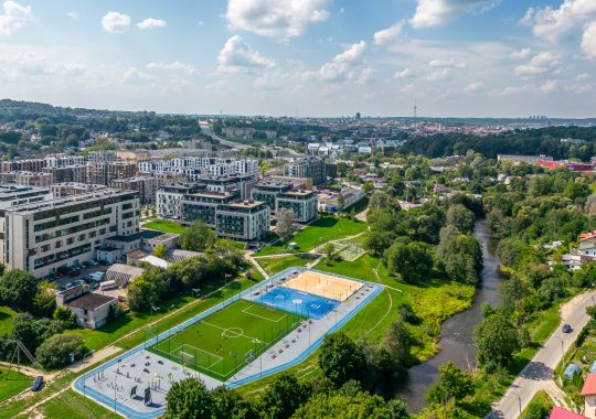 2 k. butas vertinantiems miesto privalumus bet kvepuojantiems gamta Parduota