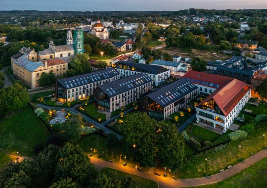 NUOMOJAMAS IŠSKIRTINSI 360 KV.M. BUTAS PRESTIŽINIAME MISIONIERIŲ SODŲ PROJEKTE, SENAMIESČIO ŠIRDYJE – IŠNUOMOTA